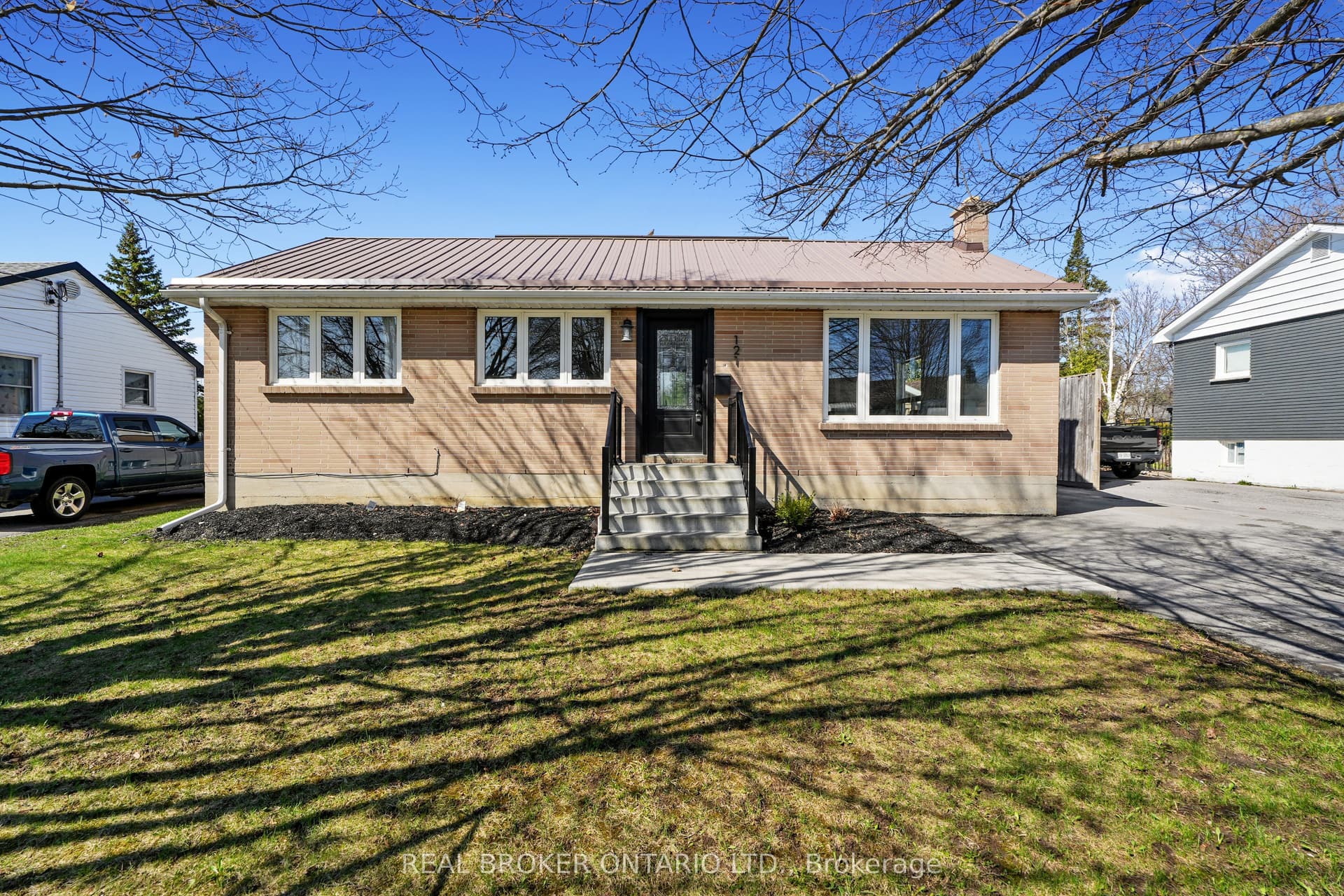 Goodfellow Road E, Peterborough, ON K9J 5W9
