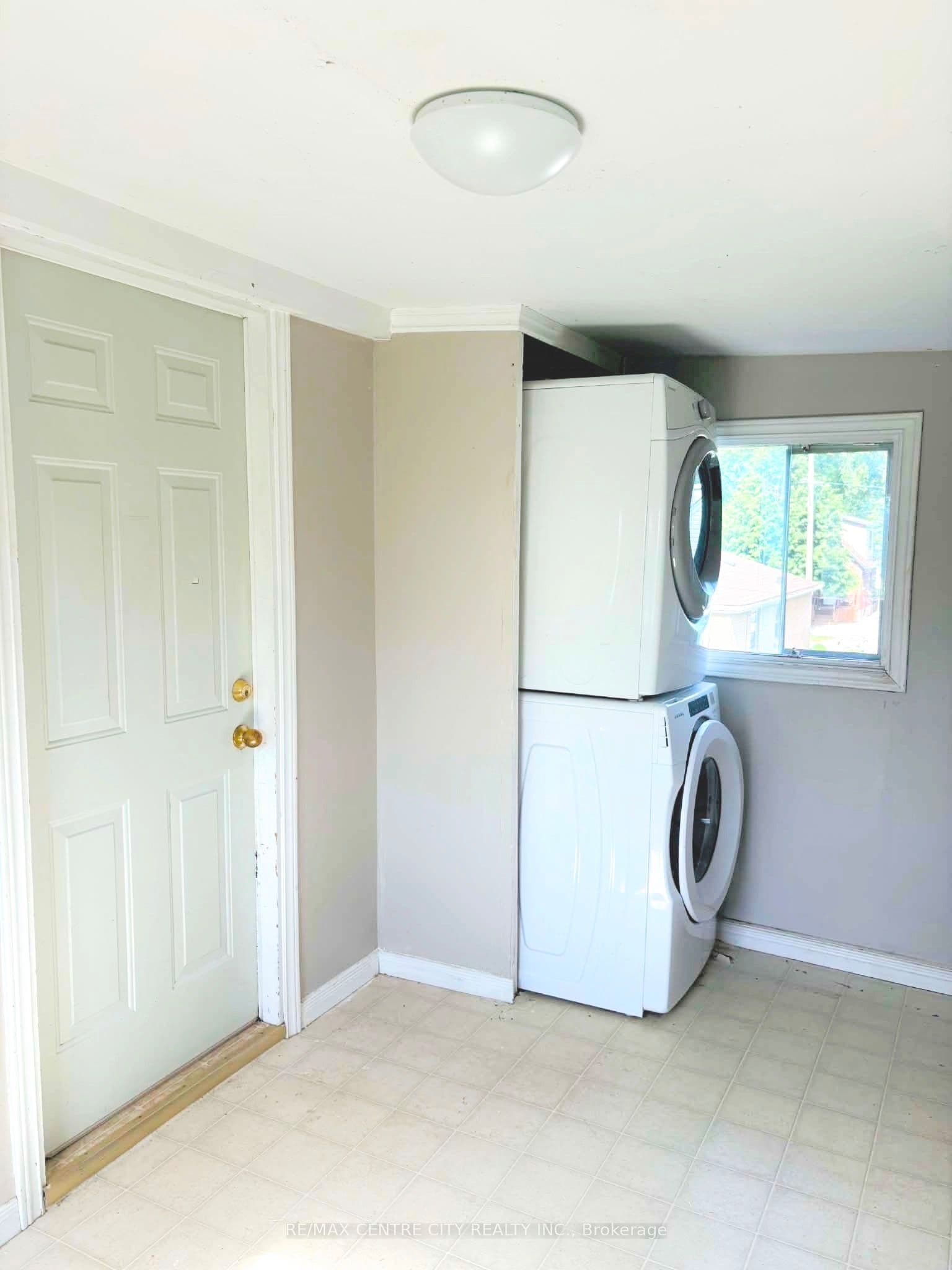 Langarth Street W Upper, London South, ON N6J 1P3