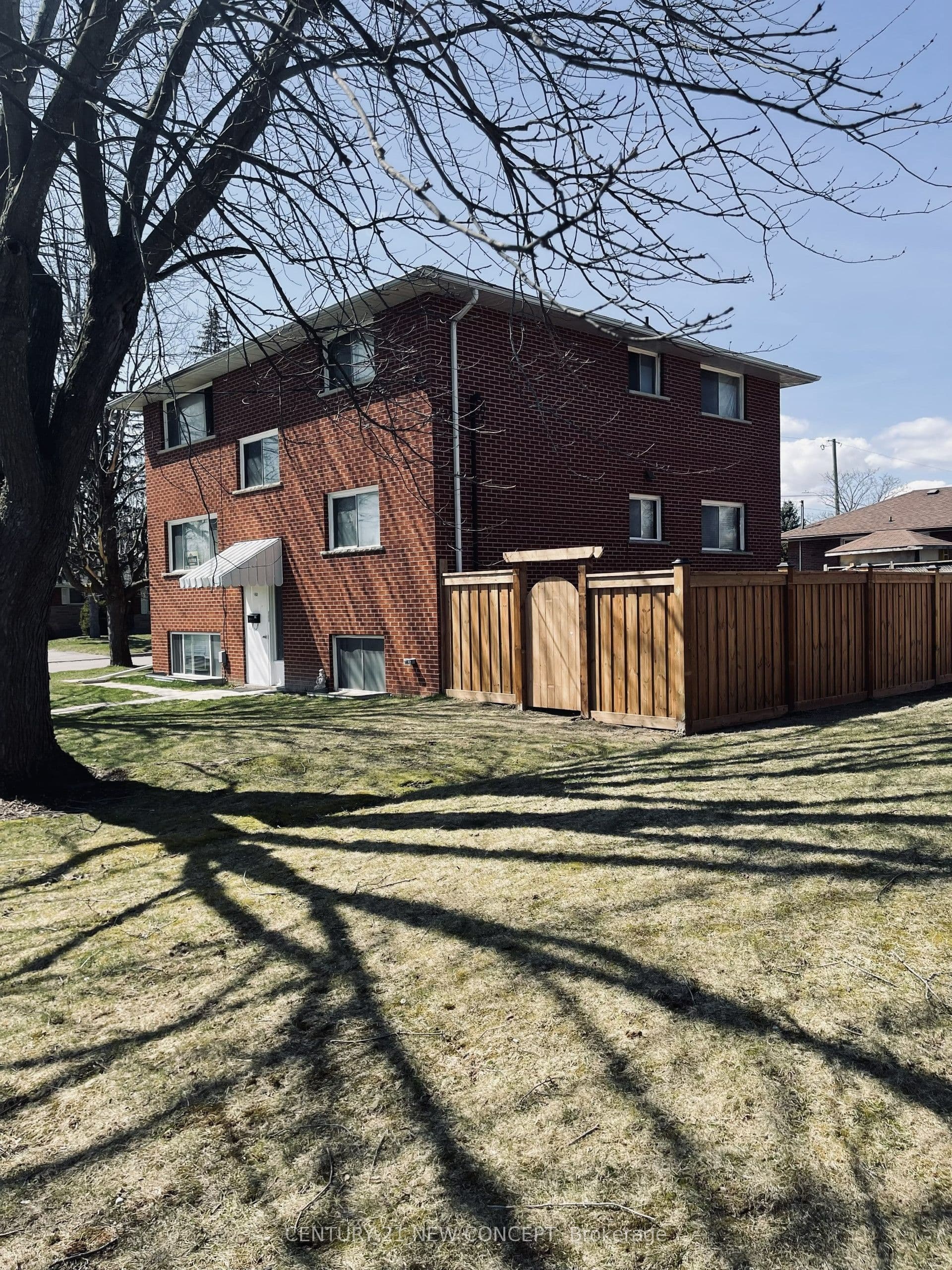 Digby Avenue, Oshawa, ON L1G 1W6