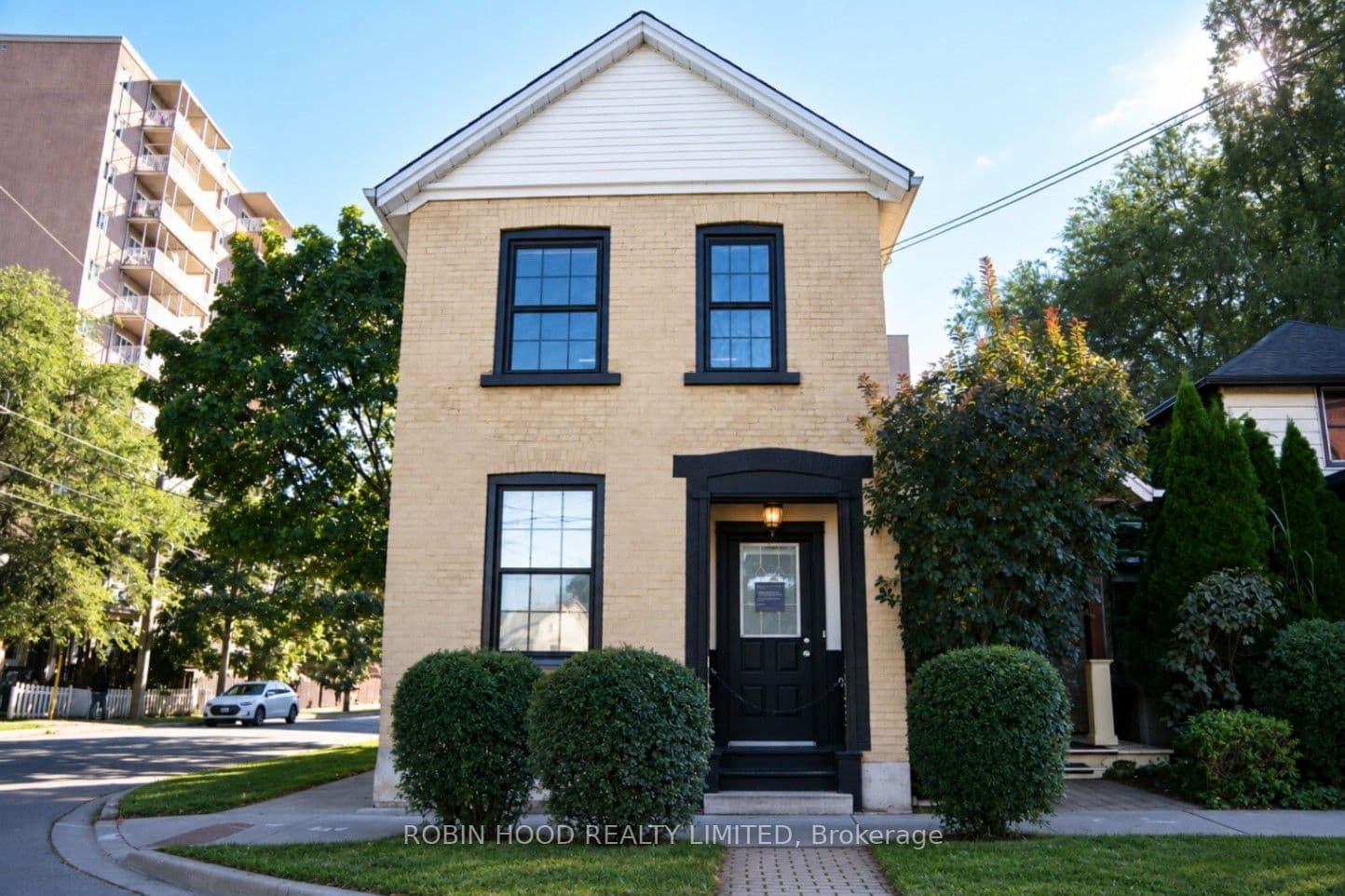Court Street Lower, St. Catharines, ON L2R 4R5