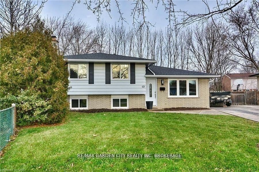 Bendingroad Crescent -MAIN UNIT (2 FLOORS), St. Catharines, ON L2N 5R4