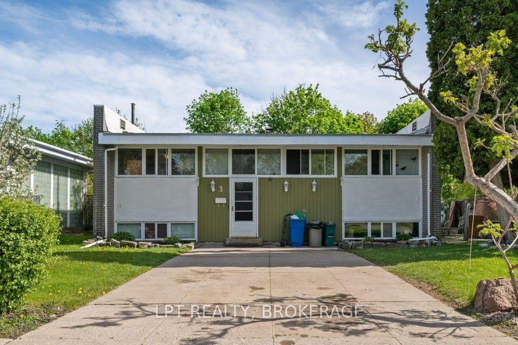 Holland Crescent, Kingston, ON K7M 2V7