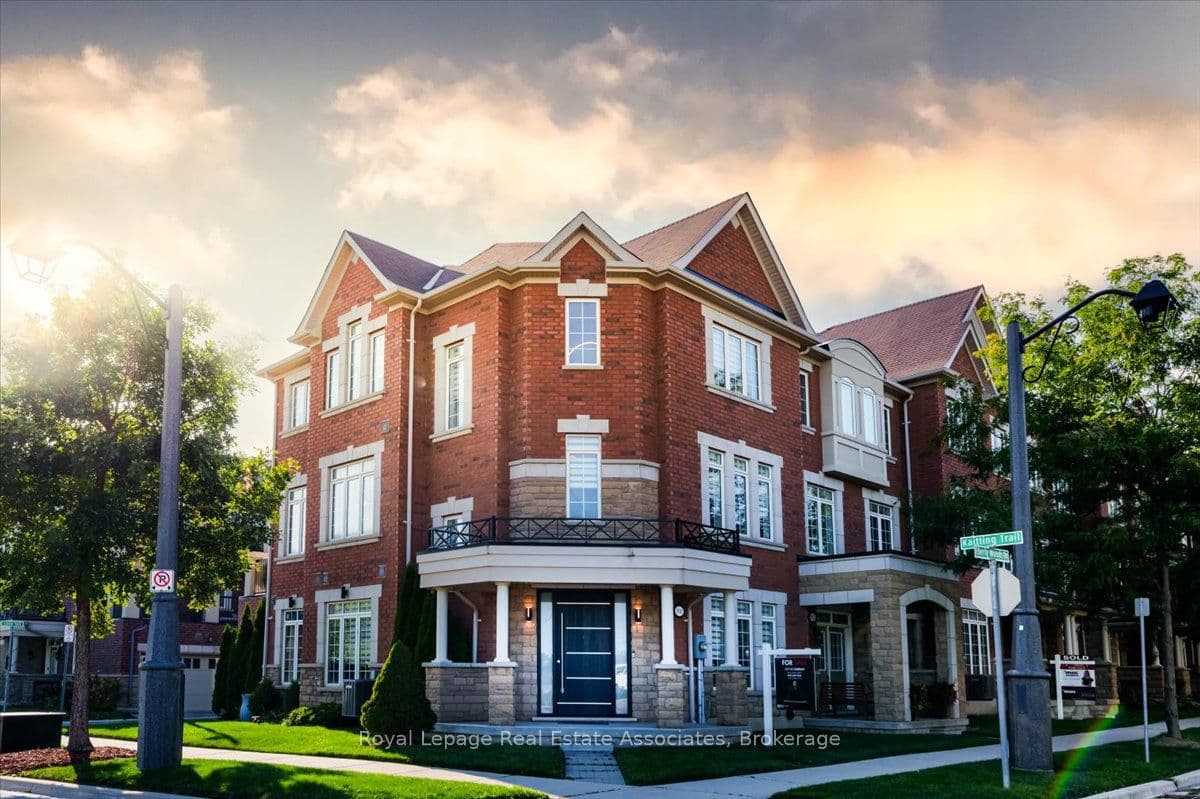 Eberly Woods Drive, Oakville, ON L6M 0T5