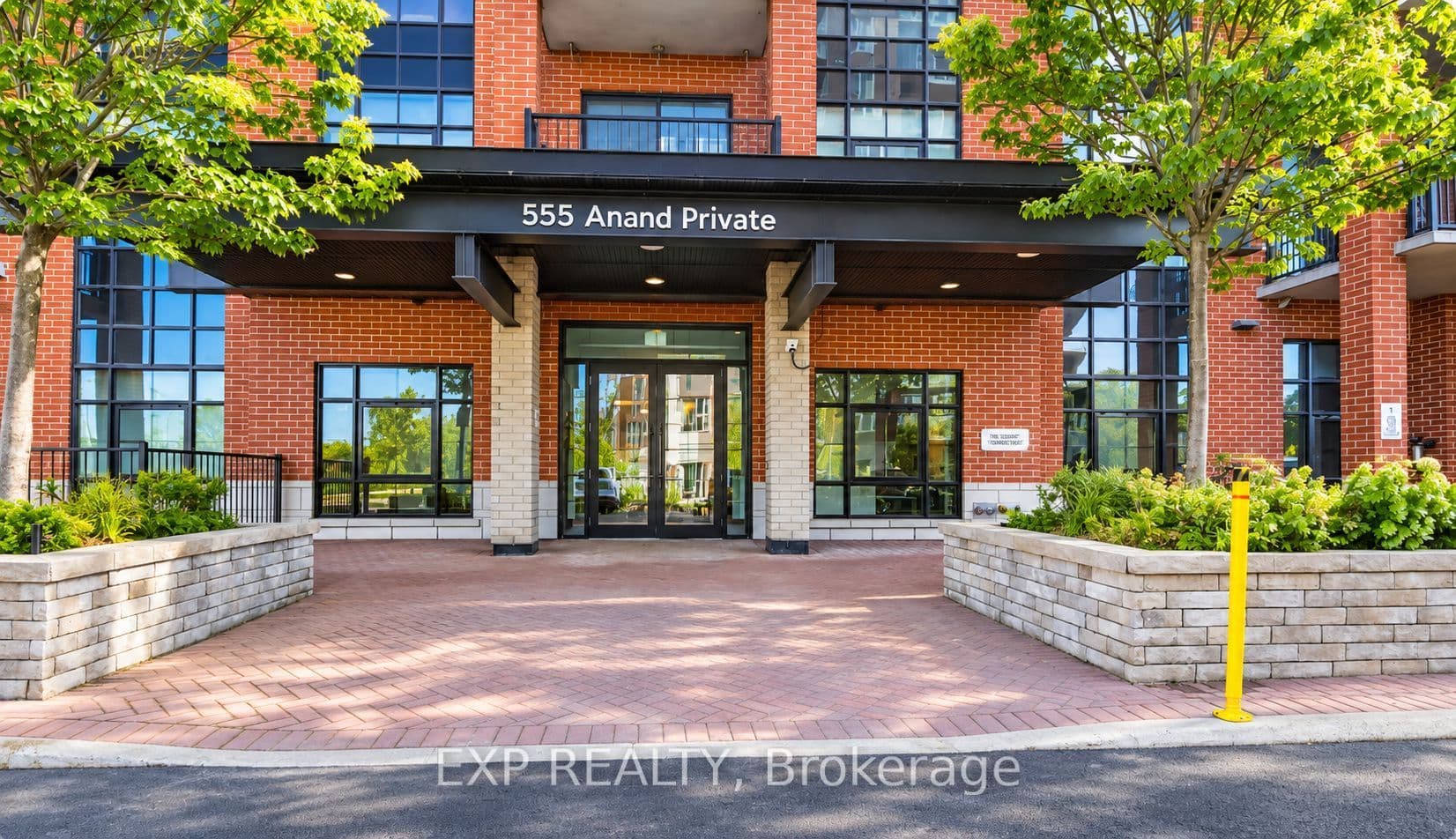 Anand Private 109, Billings Bridge - Riverside Park and Area, ON K1V 2R7