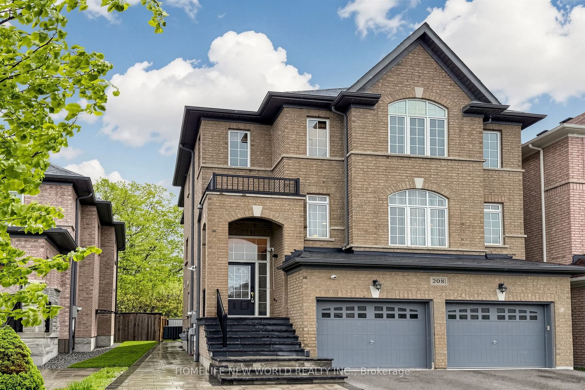 Hunting Ridges Drive, Richmond Hill, ON L4E 4K6