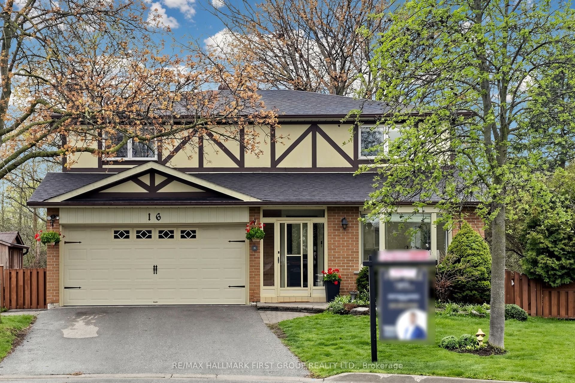 Mcfarlane Court, Whitby, ON L1N 5T8