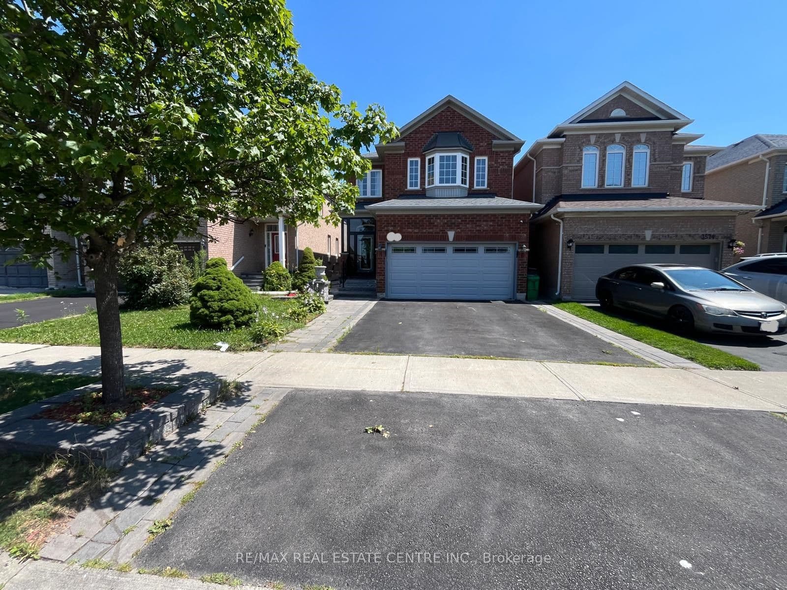 Fountain Park Avenue, Mississauga, ON L5M 7G1