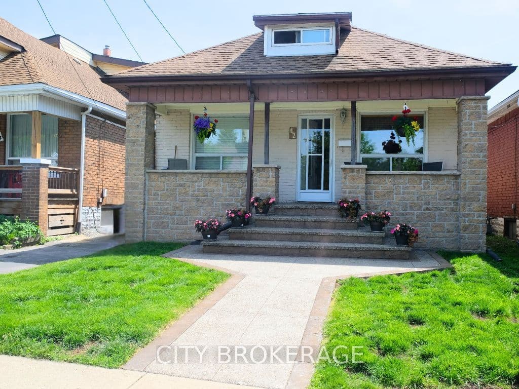 Dalhousie Avenue, Hamilton, ON L8L 3J5