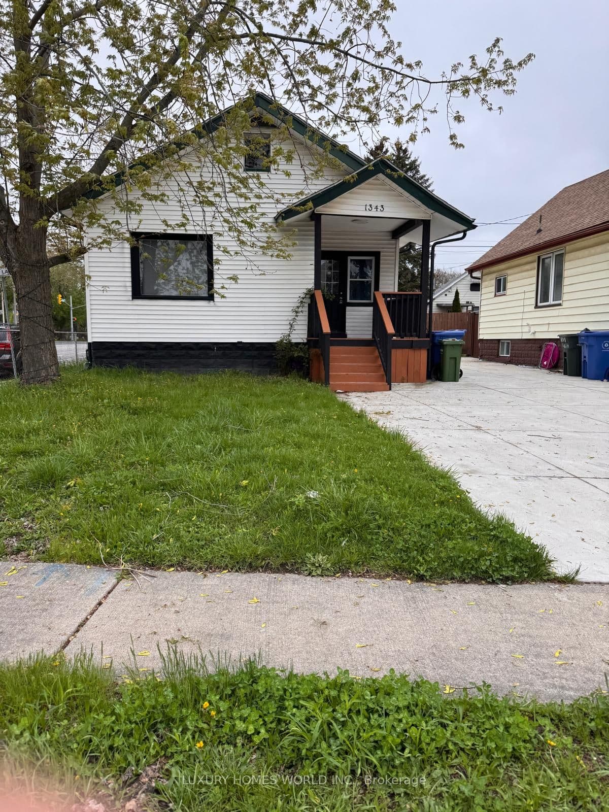 Lillian Avenue, Windsor, ON N8X 4A4