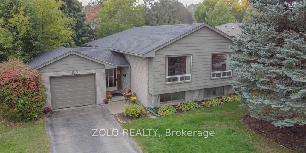 Highcroft Road, Barrie, ON L4N 2X3