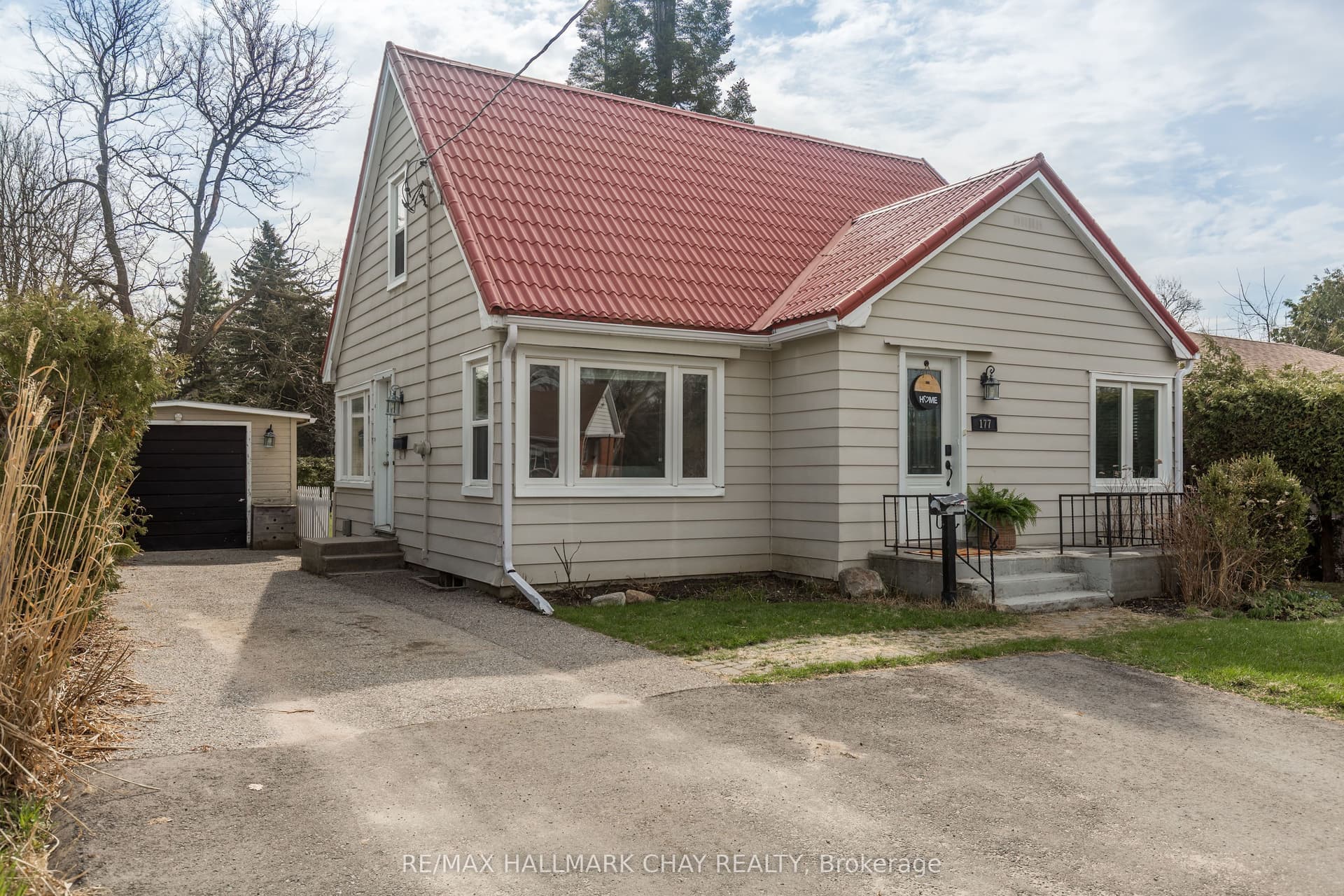 Duckworth Street, Barrie, ON L4M 3W6