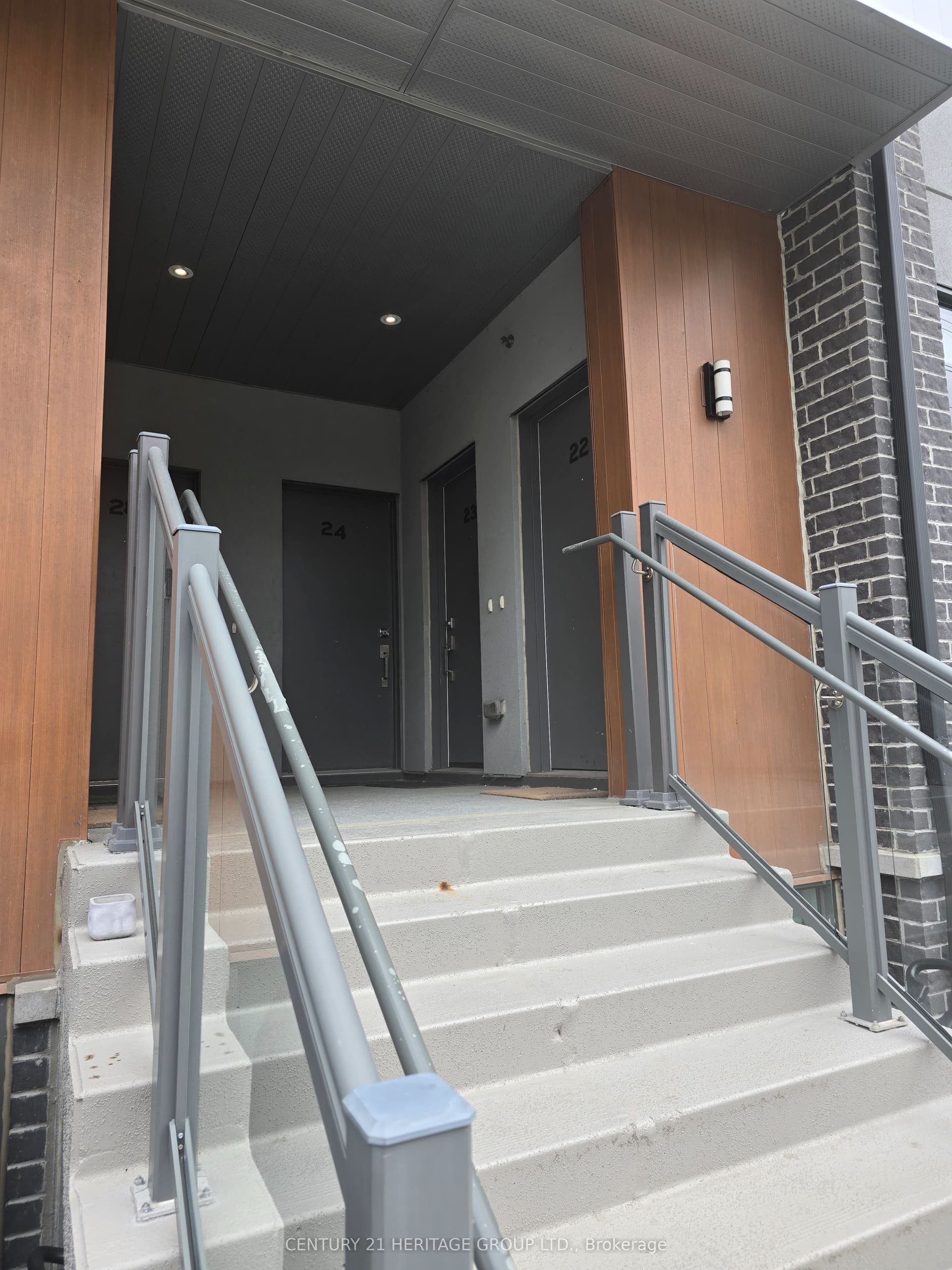 Atwater Avenue 22, Mississauga, ON L5G 0B6