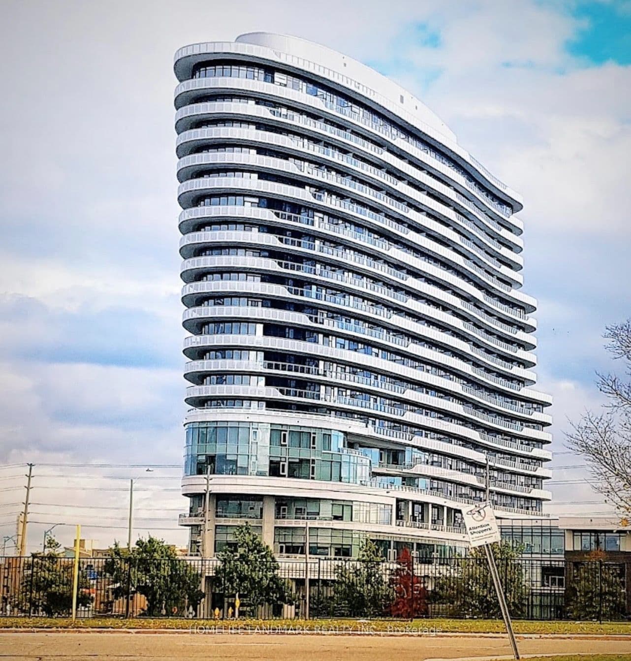 Eglinton Avenue W 1211, Mississauga, ON L5M 0Y4