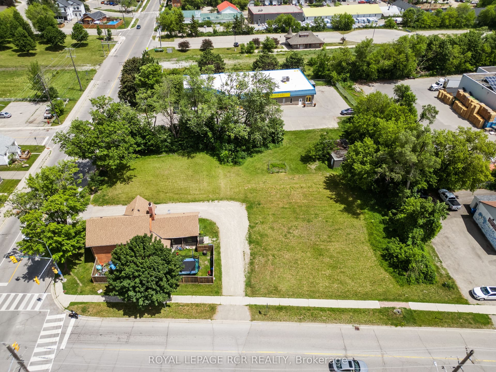 Town Line, Orangeville, ON L9W 1V3
