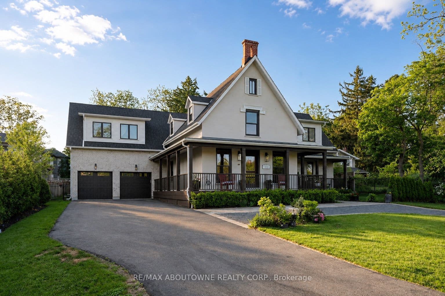 Lakeshore Road W, Oakville, ON L6K 1G4