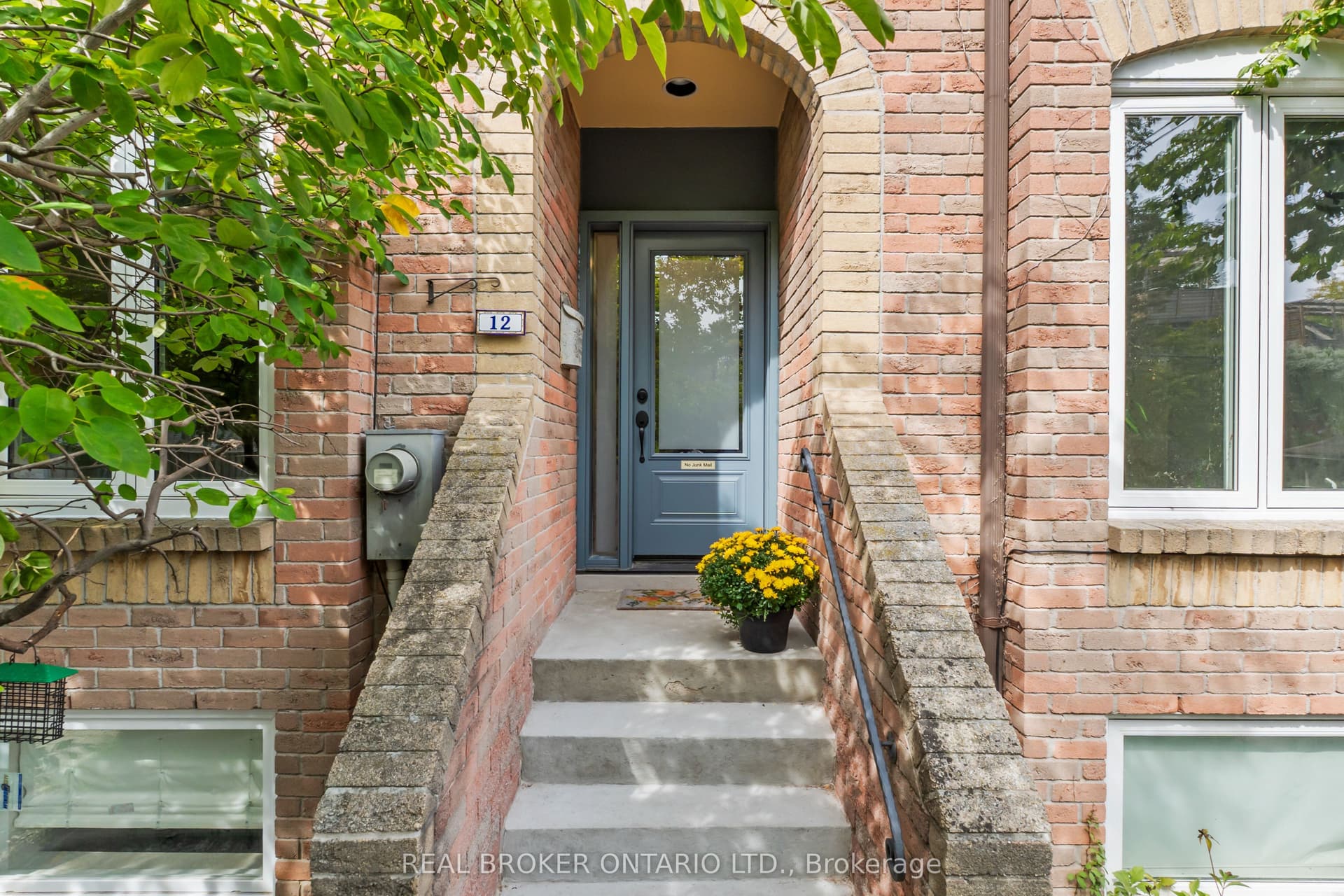 St. James Court, Toronto, ON M4X 1X4