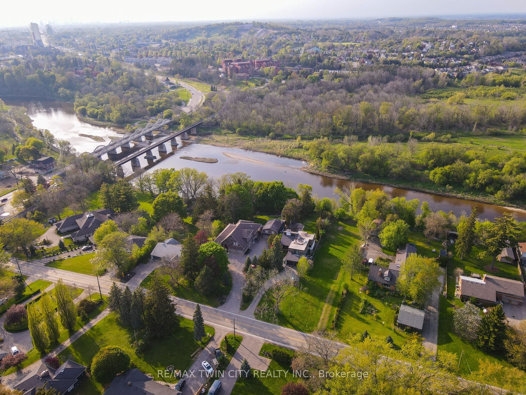 Riverbank Drive, Cambridge, ON N3H 4R6